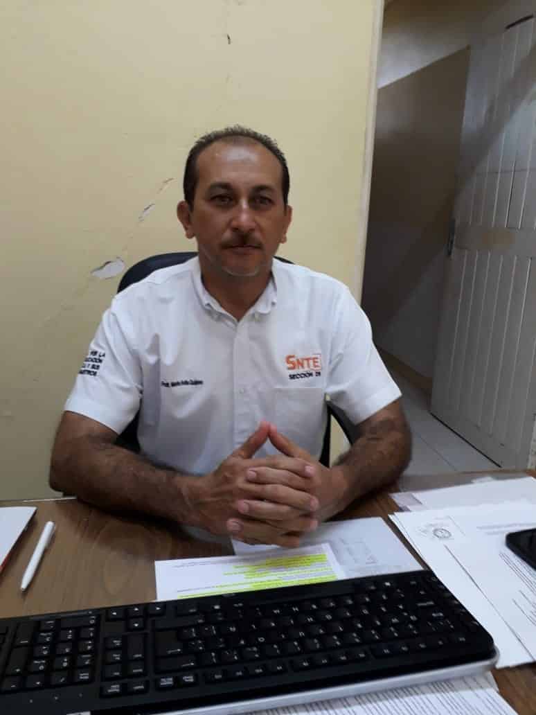Maestros del ITCH se suman al paro de brazos caídos