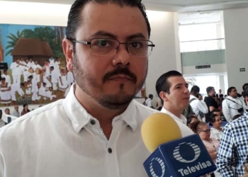 Multa a las personas que entierren sargazo en lugares no autorizados