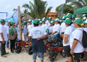Sedesol, Se Suma A Limpieza playas en Playa del Carmen