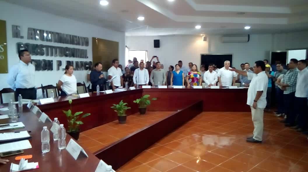 Raúl Silvestre Santana Quesada designado como tesorero municipal de Othón P. Blanco