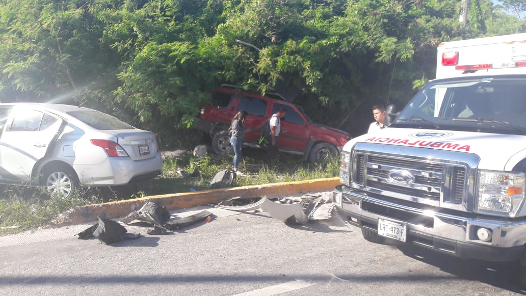 “Carreterazo” frente al Vidanta deja tres heridos