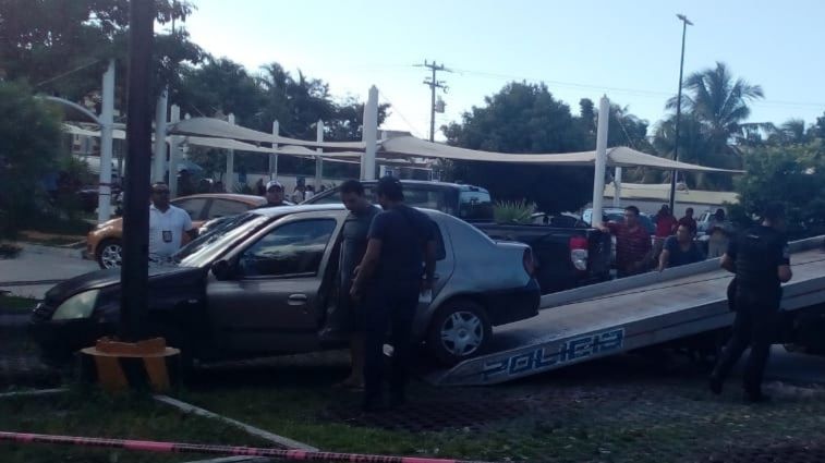 Aseguran automóvil en Cozumel; tendría armas de fuego