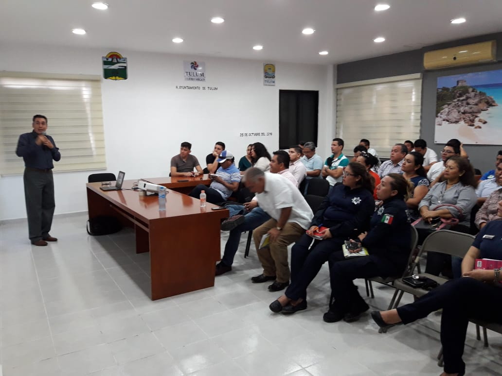 Profesionalizan a burócratas en Tulum