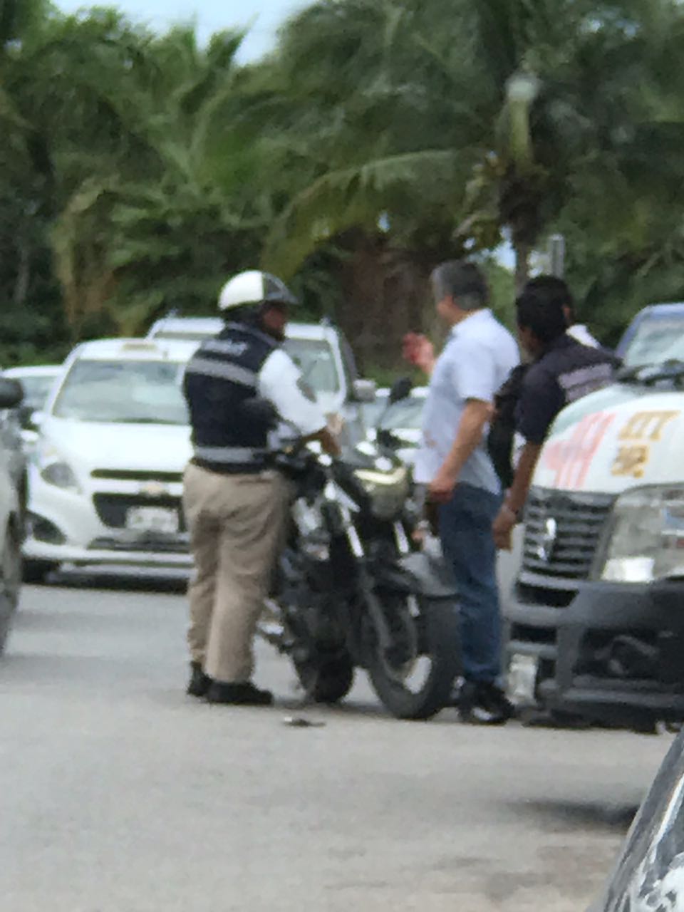 Muere pistolero arrollado, en asalto a ex director de la Cárcel en Malecón Américas
