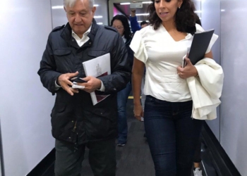Presume Marybel Villegas que viaja con AMLO