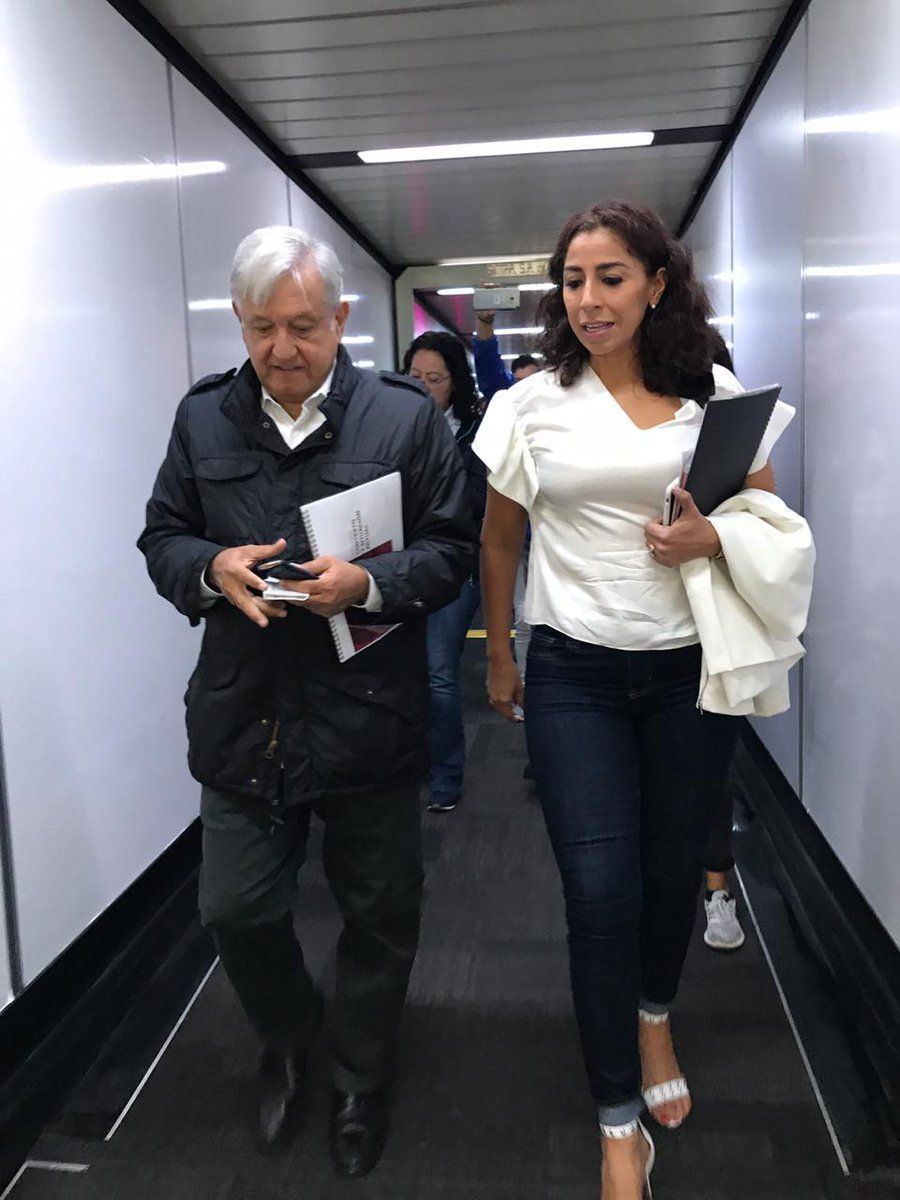 Presume Marybel Villegas que viaja con AMLO