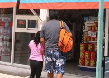 Cierran por bajas ventas comercios