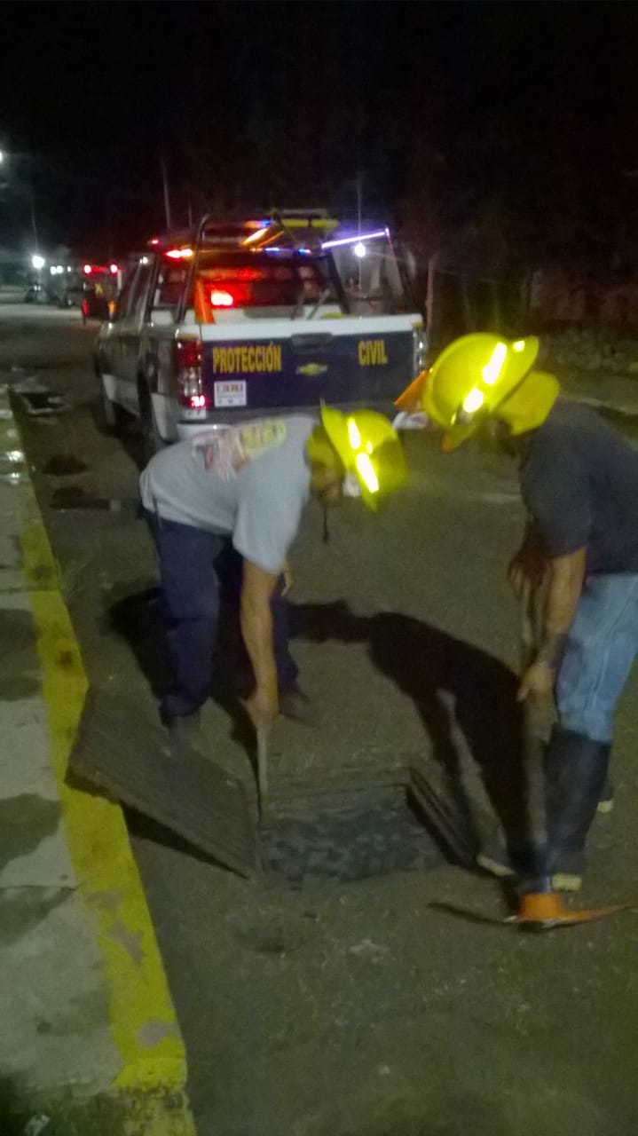 Desazolvan pozos en Lázaro Cárdenas