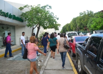 Deuda de constructora deja sin luz a vecinos de Valle Real