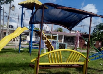 Abandonado el parque de la colonia polígono II