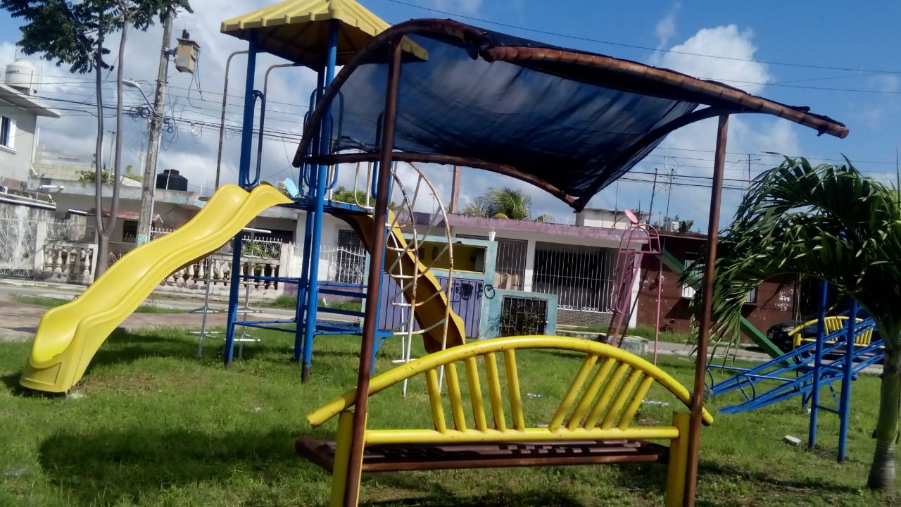 Abandonado el parque de la colonia polígono II