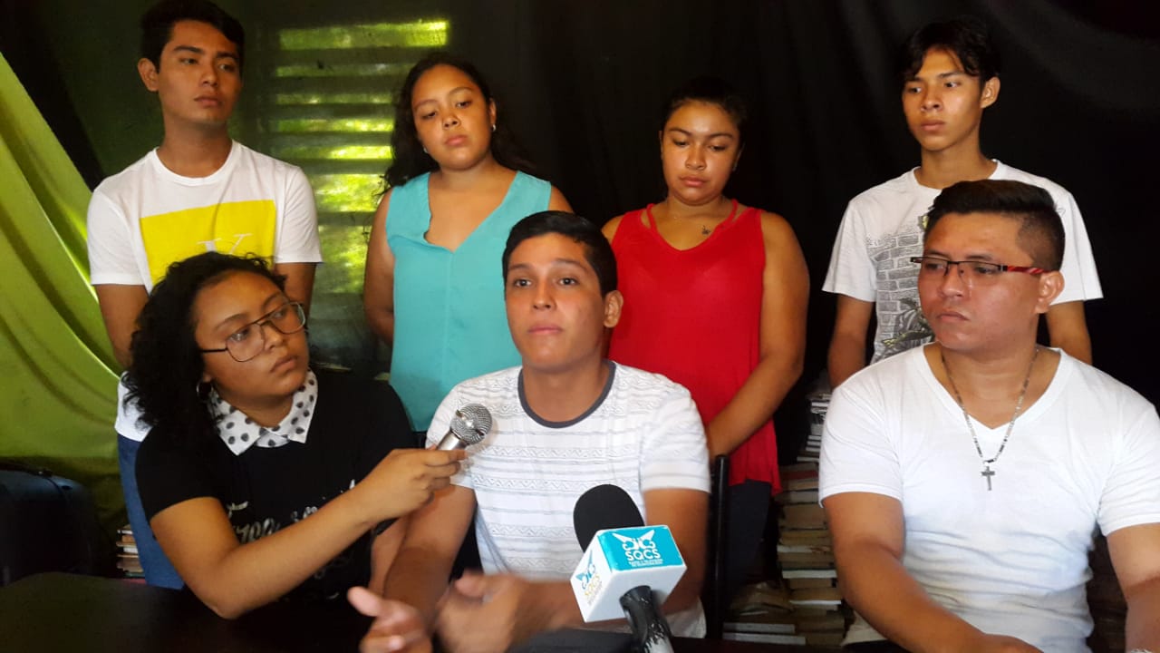 Directora del CBTIS 253 excluye a sus alumnos de foro nacional