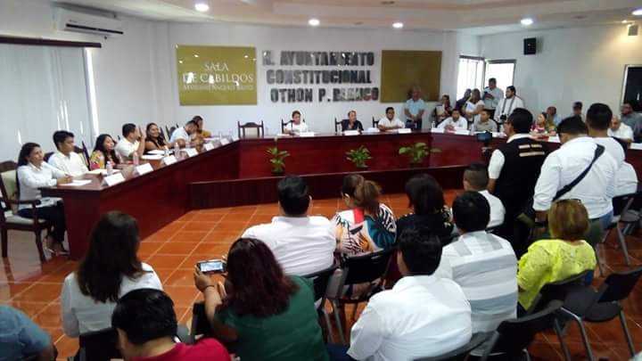 Empresarios recriminan la imposición de funcionarios en el gabinete por favores políticos