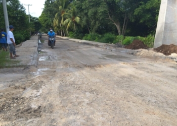 Obra de reencarpetamiento en la comunidad de Naranjal de mala calidad