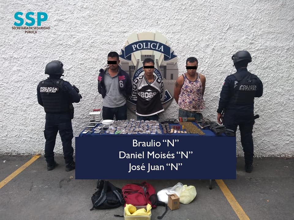 Detienen a 3 hombres por portación de armas de fuego de grueso calibre