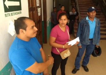 El director y la intendente expulsados de la comunidad