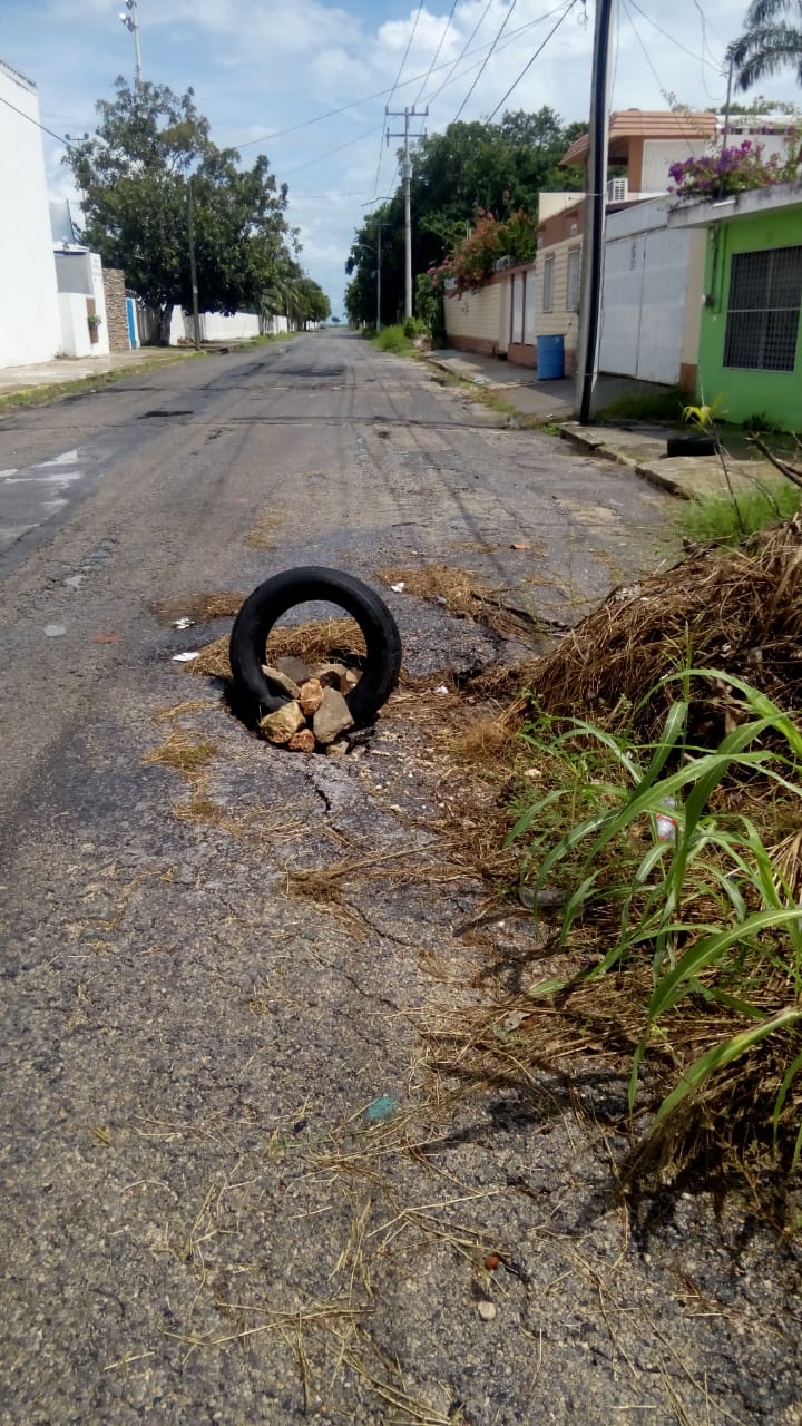 Precaución de hundimientos por las calles en la zona baja de la ciudad