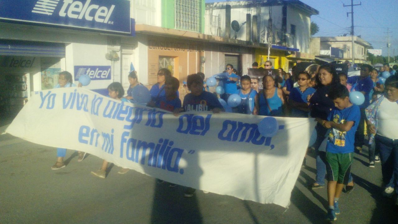 Marcha pacífica, desaprueban la imposición de los diputados federales, el aborto