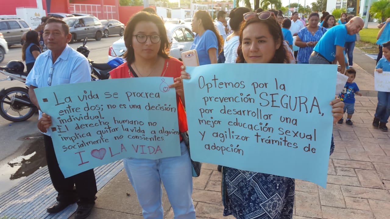 Marchan en Chetumal a favor de la vida