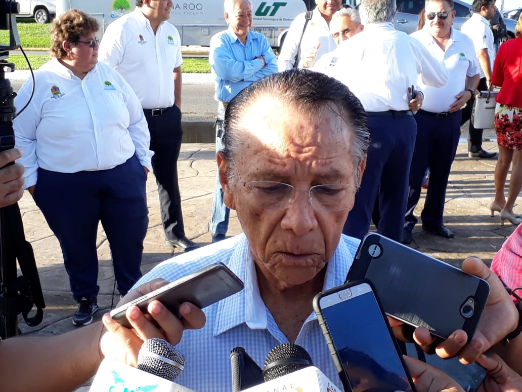 Analizan sueldos de funcionarios municipales