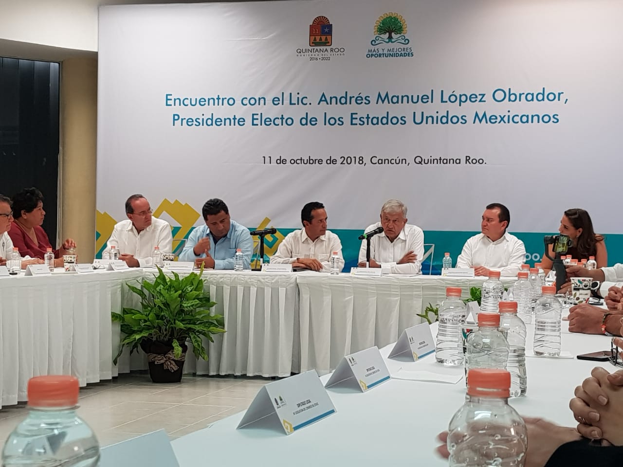 Se reúne AMLO con el gabinete de Quintana Roo