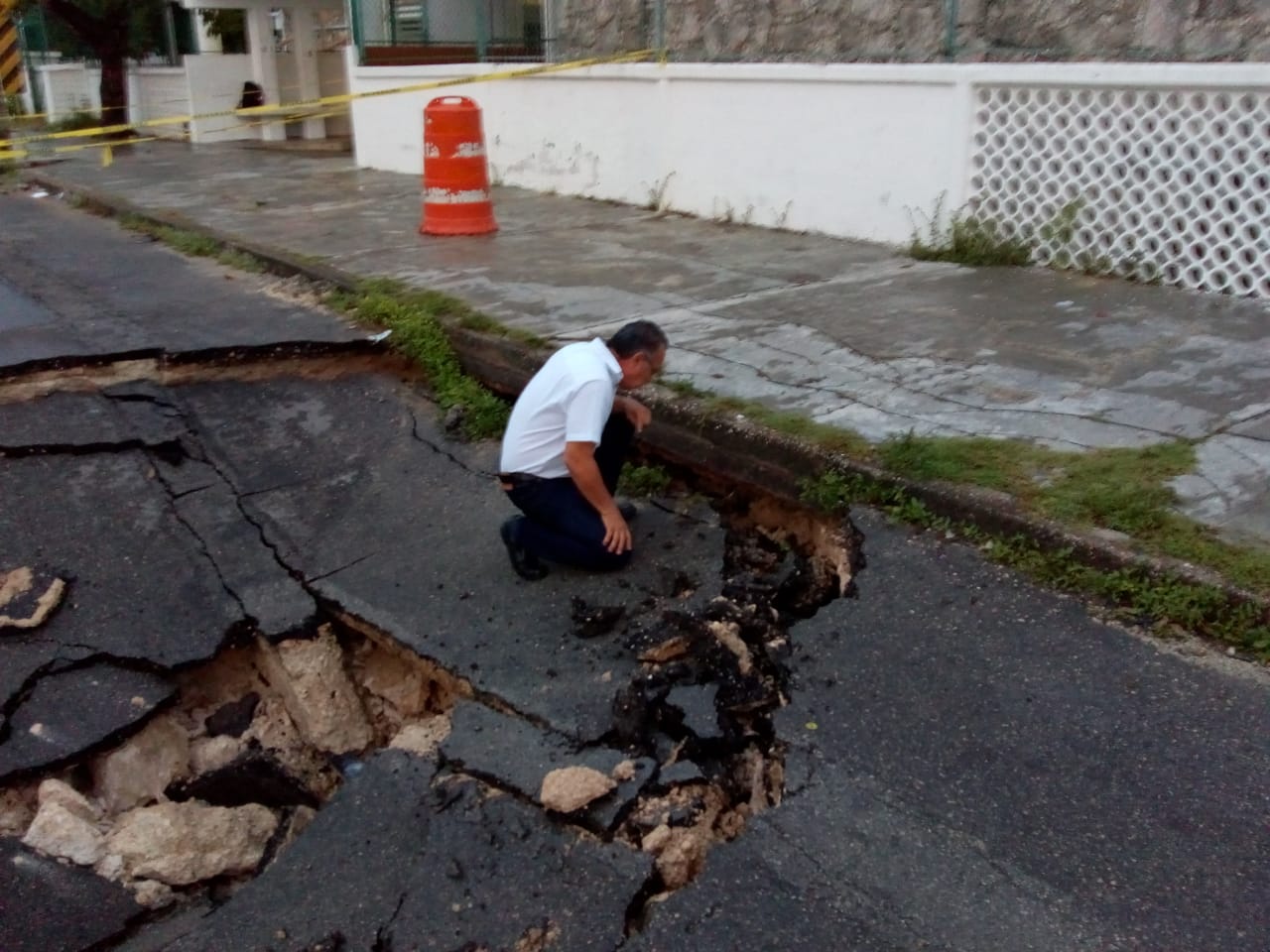 Ifeqroo realizó visita a la escuela para realizar una revisión ocular de la infraestructura del colegio