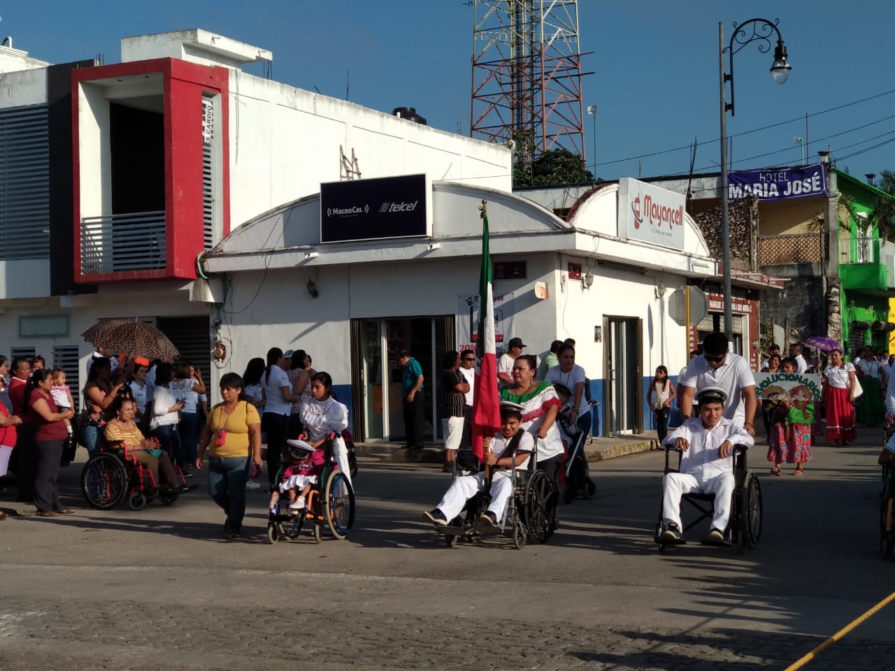 Aguacero no fue impedimento para celebrar el 108 aniversario de la Revolución Mexicana en la capital de la cultura Maya