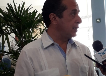Estar fuera de alertas genera confianza en Q. Roo: gobernador