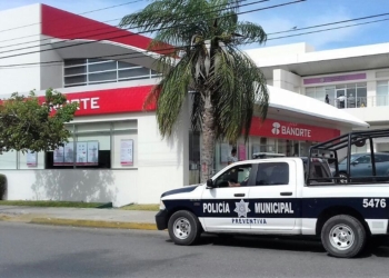 Cierran bancos, pero queda vigilancia en cajeros