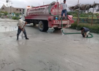 Desaguan calles de Holbox, tras frente frío