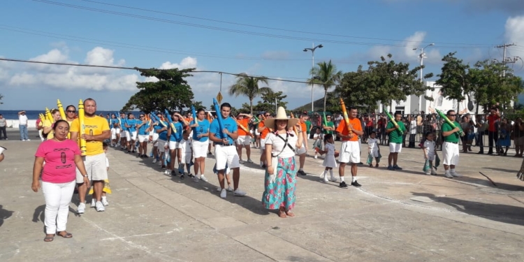 ((FOTOS)) Despliegan colores y pasión en desfiles revolucionarios