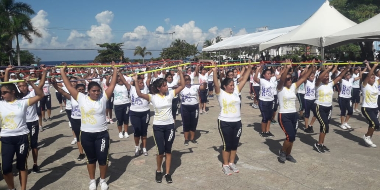 ((FOTOS)) Despliegan colores y pasión en desfiles revolucionarios
