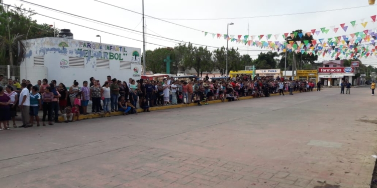 ((FOTOS)) Despliegan colores y pasión en desfiles revolucionarios