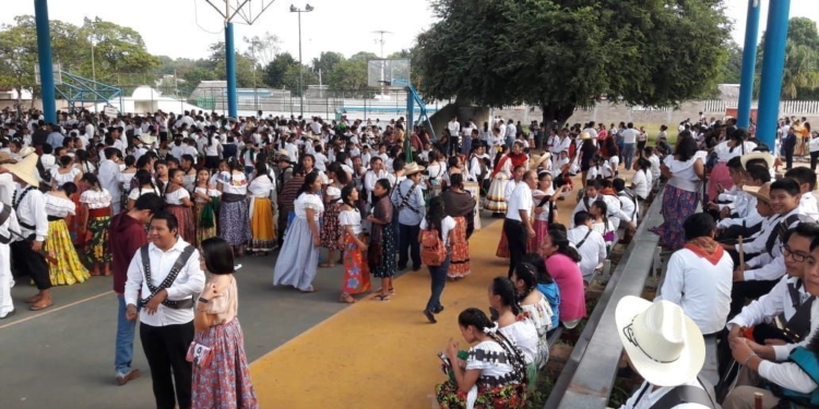 ((FOTOS)) Despliegan colores y pasión en desfiles revolucionarios