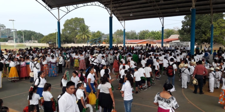 ((FOTOS)) Despliegan colores y pasión en desfiles revolucionarios