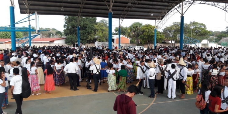 ((FOTOS)) Despliegan colores y pasión en desfiles revolucionarios