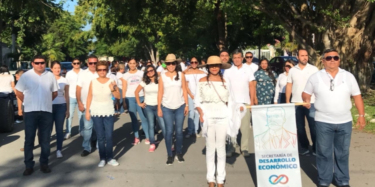 ((FOTOS)) Despliegan colores y pasión en desfiles revolucionarios