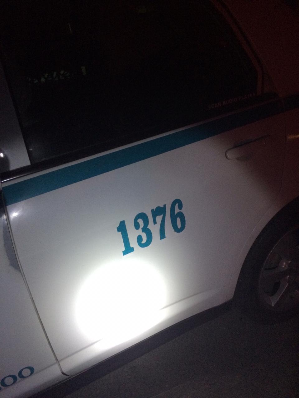 Detienen a taxista y otros dos hombres por llevar pistola