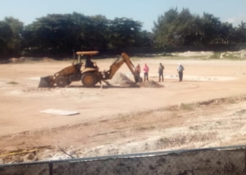 Reactivan trabajos en Playa Langosta, pese a suspensión de juez