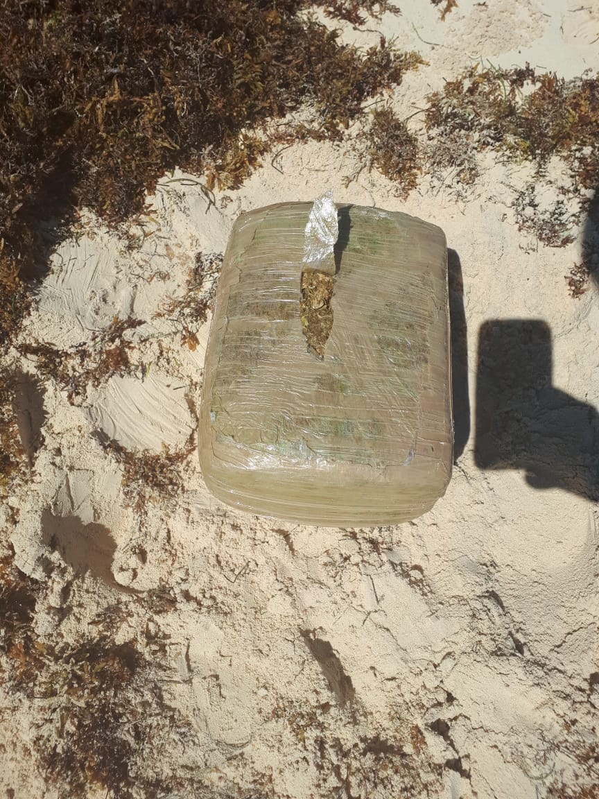 Recala droga en Isla Blanca