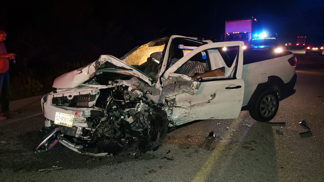 Un muerto y 2 personas lesionadas en aparatoso choque en el crucero de Chumpon
