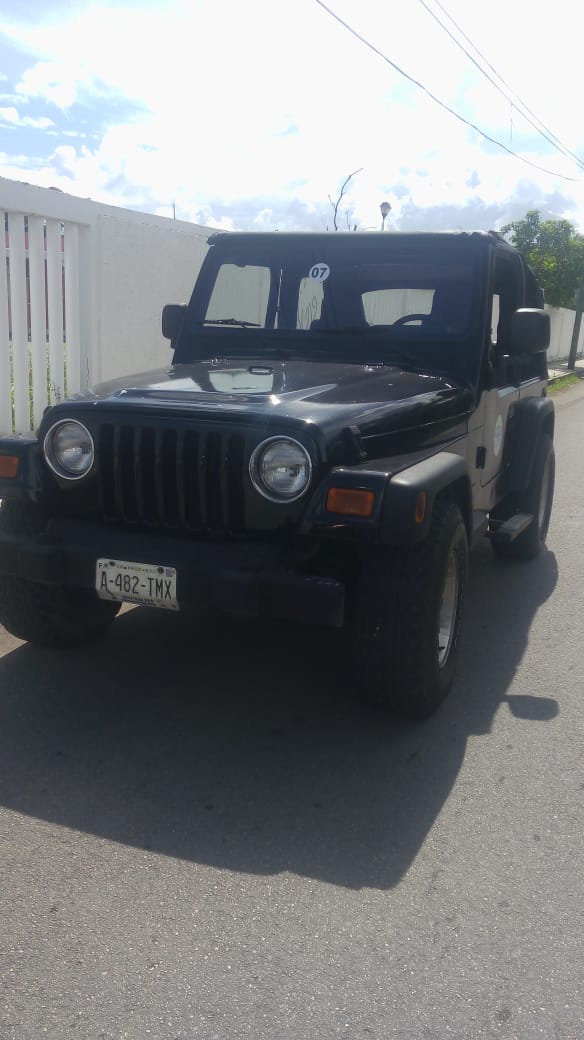 Localizan Jeep con reporte de robo en la ínsula