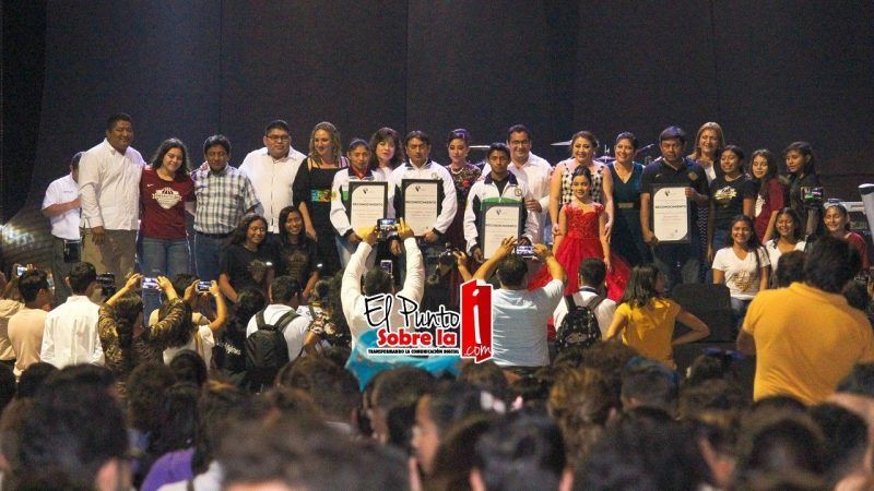 Festejan entre humor, ritmo y sabor gastronómico