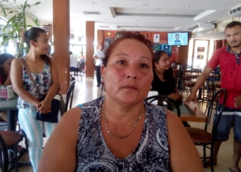 Se deslinda Rosa Almeida Domínguez