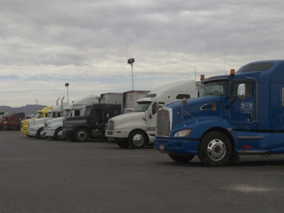 Autoridades trabajan para ubicar y detener a una banda de delincuentes dedicado al robo de tracto camiones