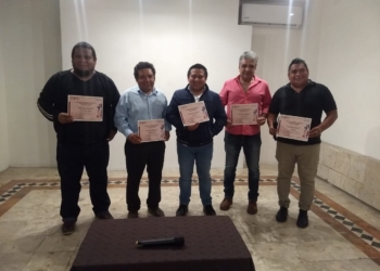 Escritores de Quintana Roo realizan lectura colectiva en Cancún