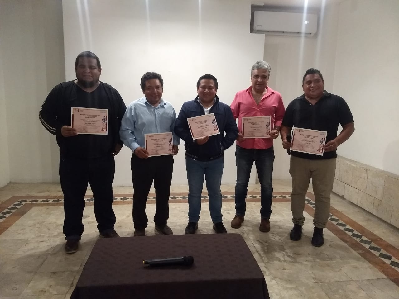Escritores de Quintana Roo realizan lectura colectiva en Cancún