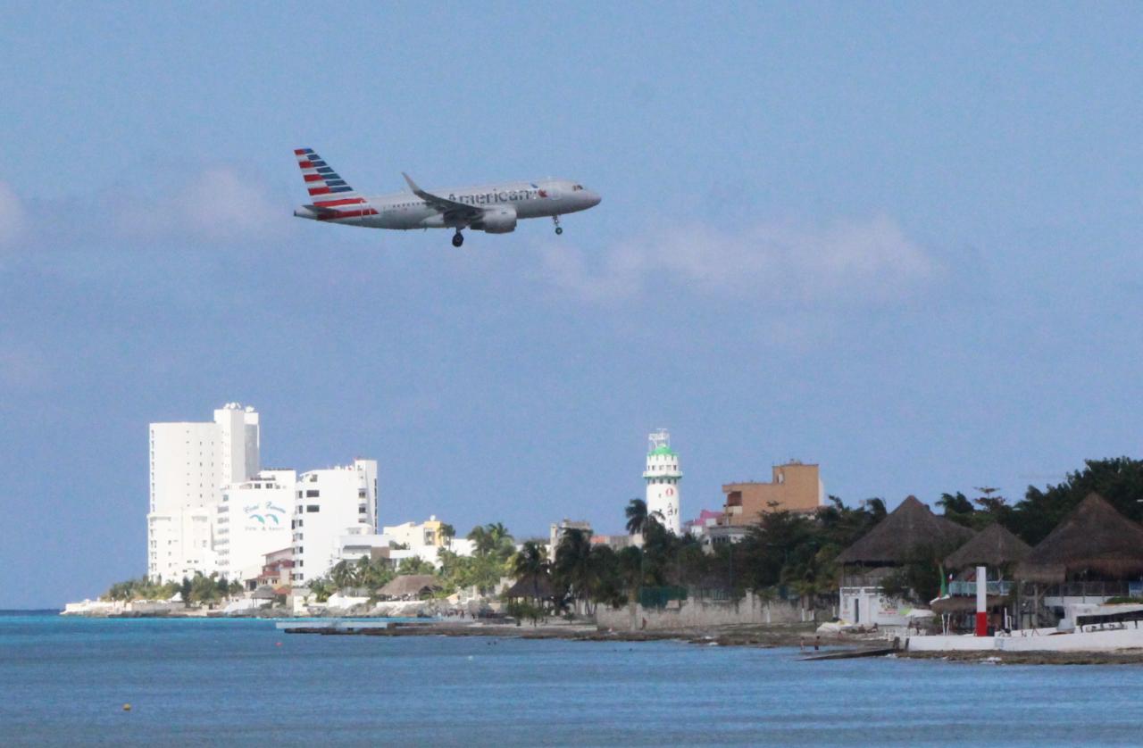 Aeropuerto de Cozumel, sin cambios por “Harold”