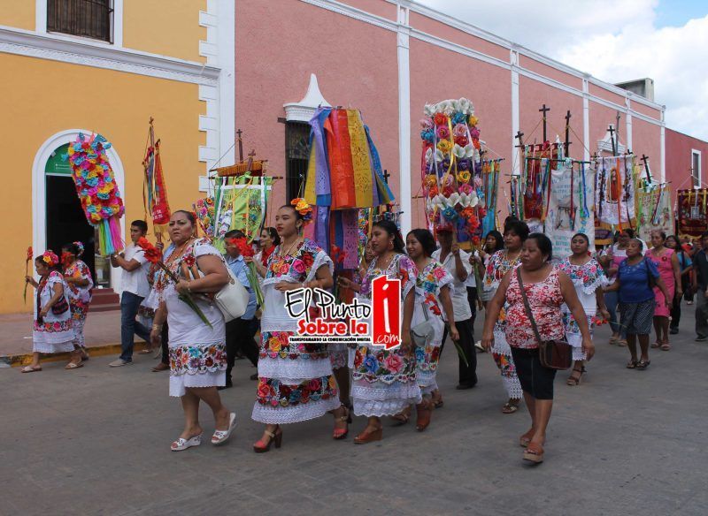 En un ambiente de color y tradición inician los gremios en honor a la Virgen de la Candelaria