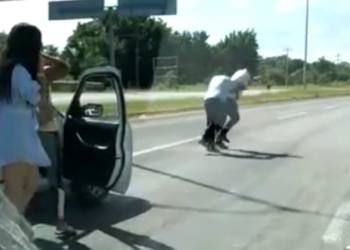 Taxista de Chetumal y Bacalar resuelven diferencia a golpes